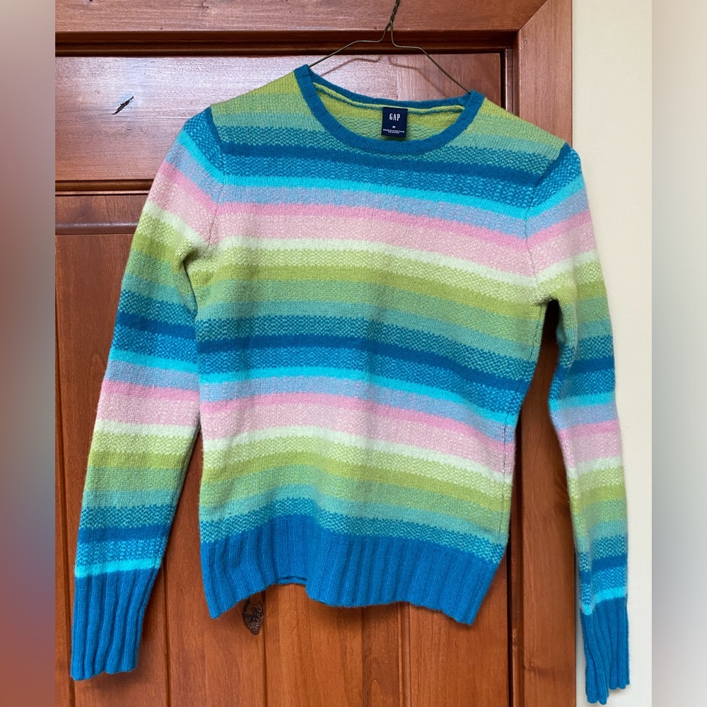 Medium Gap sweater lambs wool blend, rainbow, runs small gently used, no flaws